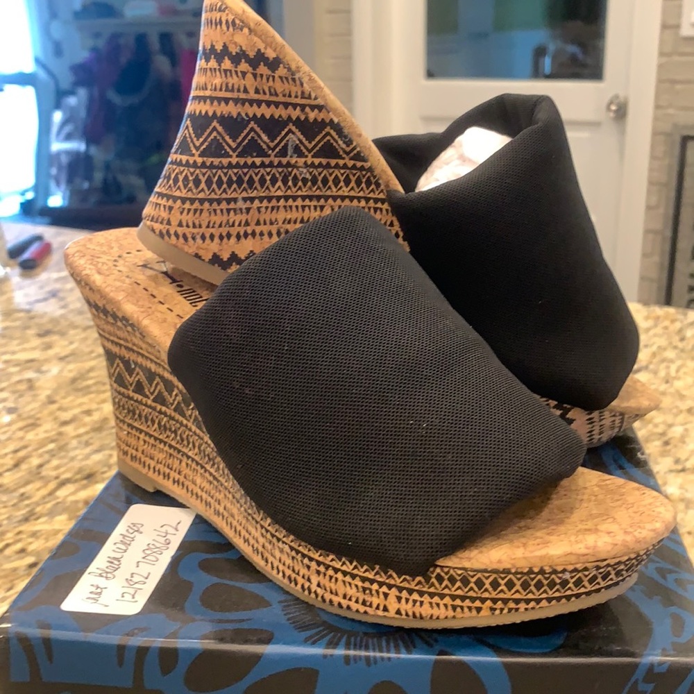 YNot Ibiza Black Cork Wedge Sandel NWT.